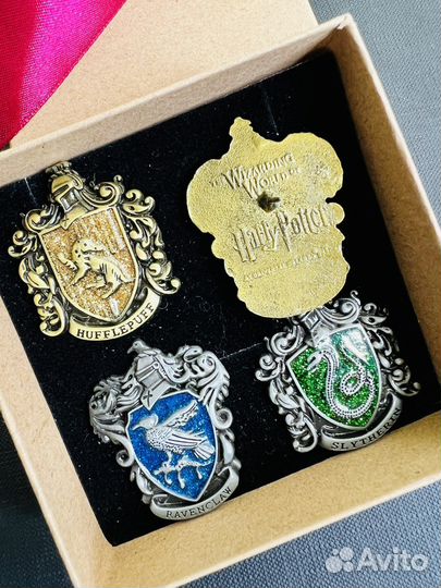 Значок пин Гарри Поттер Гербы факультетов