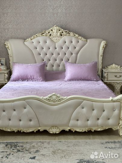 Спальный гарнитур