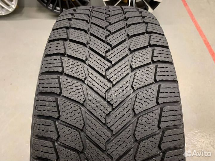Michelin X-Ice Snow SUV 225/55 R18 102H