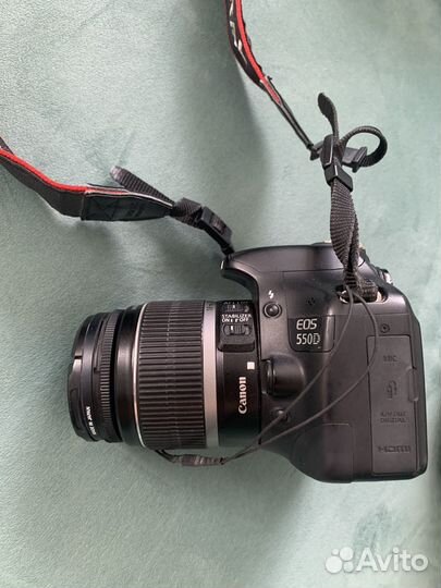 Зеркальный фотоаппарат Canon EOS 550D