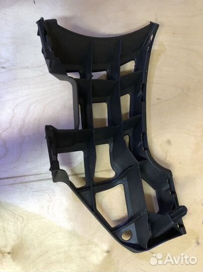 Крепление бампера суперб