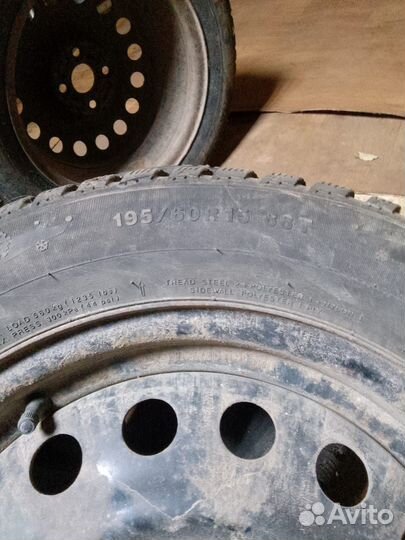 Kumho I'Zen KW22 195/60 R15 и 195/60 R15 20B