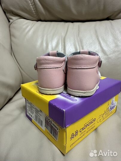 Сандалии кожаные для девочки 19 р Скороход