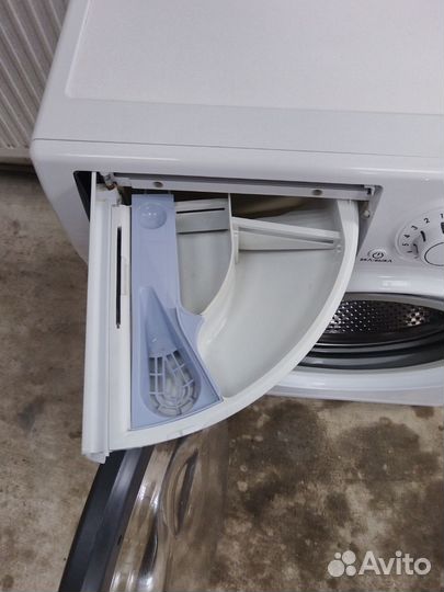Стиральная машинка Hotpoint ariston