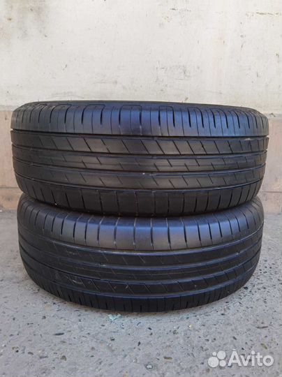 Goodyear EfficientGrip Performance 215/60 R17 96H