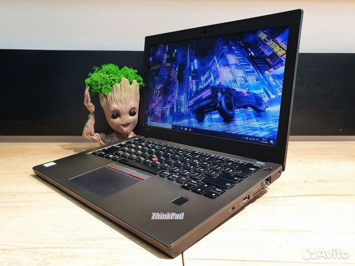 Ноутбук Lenovo X270 i5-6300u 8GB SSD256