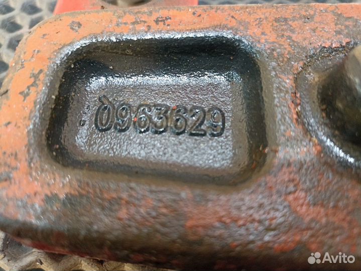 Кронштейн амортизатора переднего правый