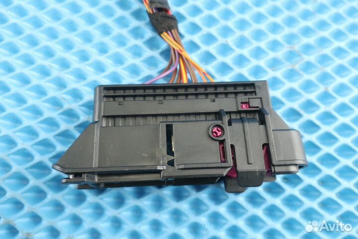 Разъем VAG 1K0937722D