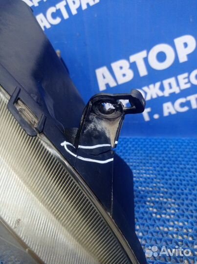 Правая фара Renault Logan 1 седан 2011