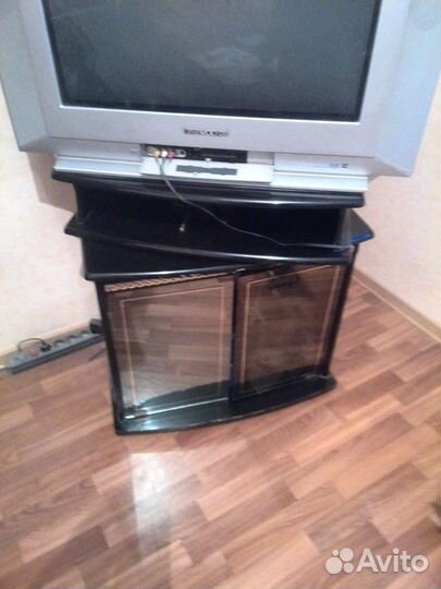 Тумба под телевизор поворотная