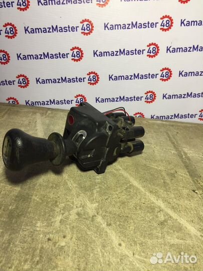 Джостик (кран) подъема кузова