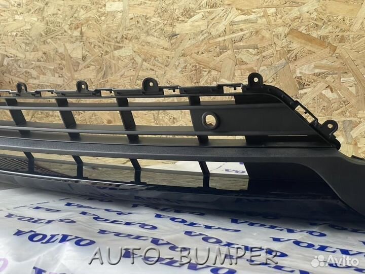 Volvo XC40 2017- Юбка переднего бампера