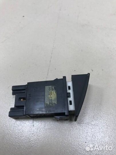 Кнопка обогрева заднего стекла Hyundai Matrix