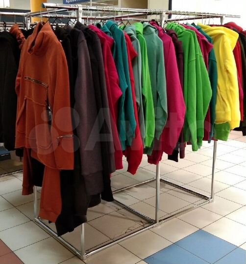 Главный вход в трц.Хорошие торговые места