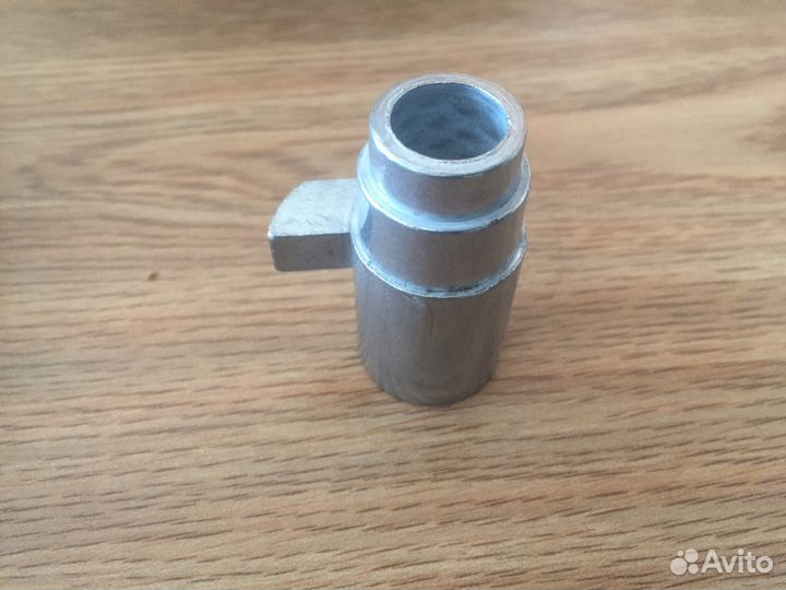 Втулка ремонтная подлокотника правая или леввая VW