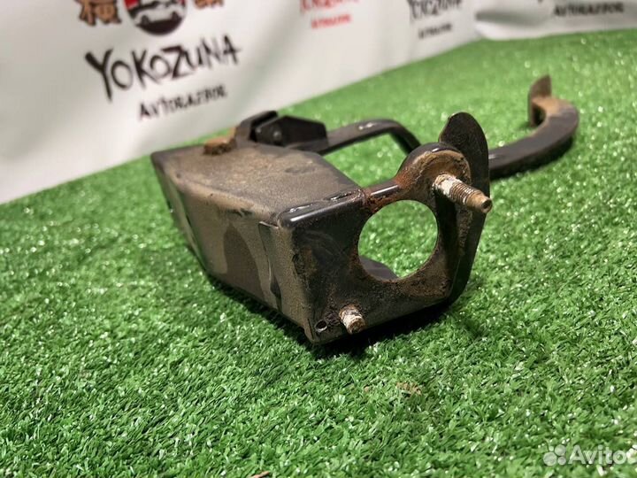 Педаль сцепления на Hyundai Accent