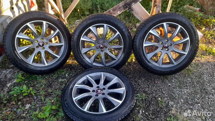 Continental ContiVikingContact 5 215/60 R17 96T