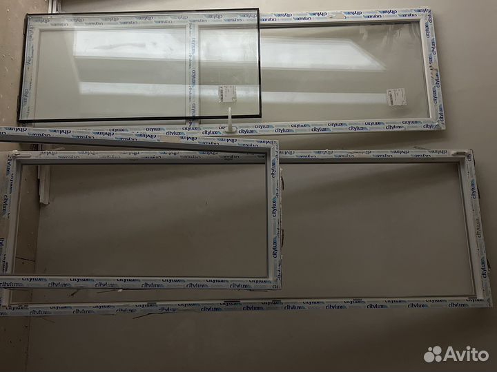 Дверь с окном б/у