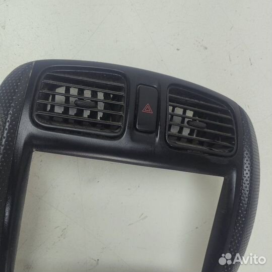 Накладка на торпедо Mazda Familia 1998