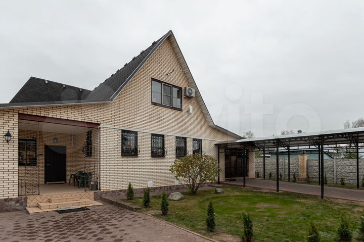 Коттедж 220 м² на участке 45 сот.