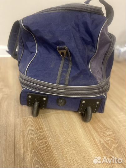 Сумка дорожная на колесах с выдвижной ручкой