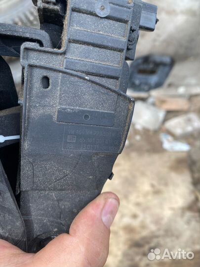 Педаль газа Volkswagen Tiguan 1