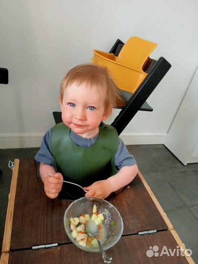 Нагрудник силиконовый для кормления