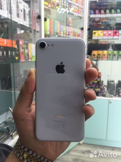 Телефон iPhone 8 64 gb