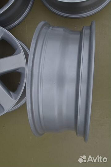 Диски Литые R-17 5x114.3 Nissan original