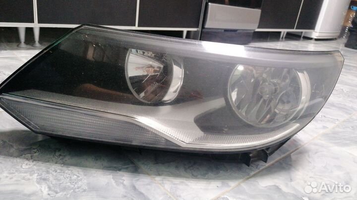 Продам фару левую