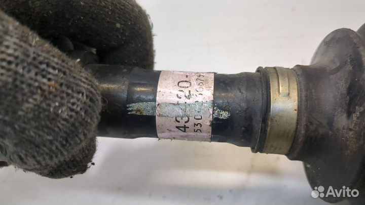 Полуось левая передняя Toyota Highlander 1