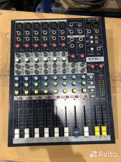 Дистрибьютор питания neutrik powercon