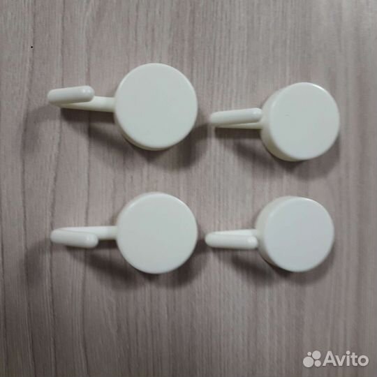 Крючок настенный