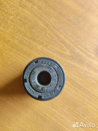 Сайлентблок оригинал audi 4d0505203e