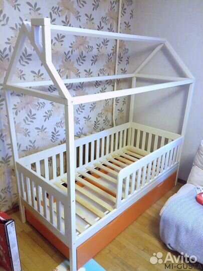Детская кровать с ящиками