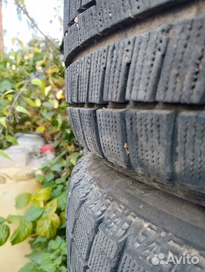 Bridgestone Blizzak Revo GZ 215/60 R16