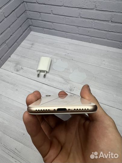 iPhone 8, 64 ГБ