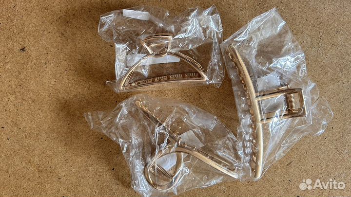 Волосы на заколках