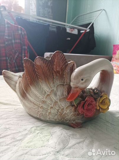 Лебедь фигура ваза