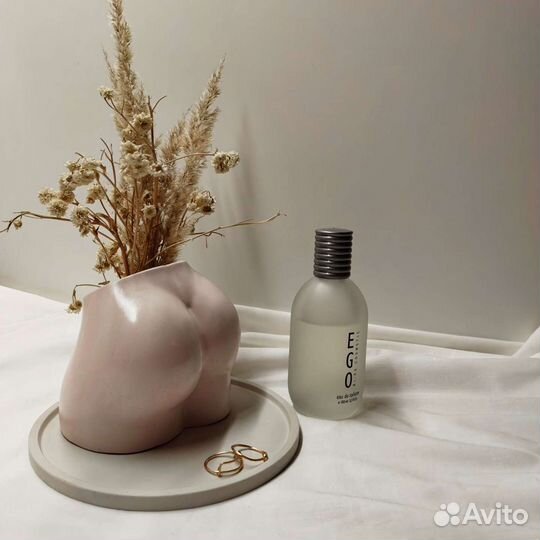 Кашпо Бедра из гипса ручная работа