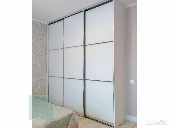 Шкаф с зеркалом