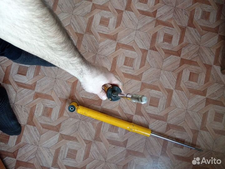 Задние стойки chery amulet A15, volkswagen golf