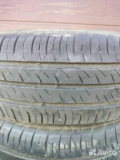 Kumho Ecowing ES01 KH27 215/65 R16