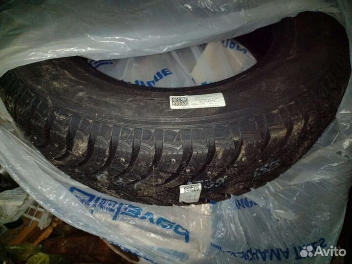 Pirelli Ice Zero 2 215/65 R16 102T