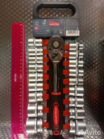 Набор головок 19 шт с трещоткой SBT-SSW-19P1