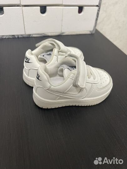 Кроссовки детские 21 размер