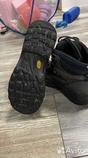 Трекинговые ботинки lowa 36