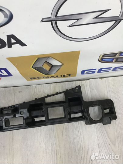 Усилитель перед бампера Hyundai solaris