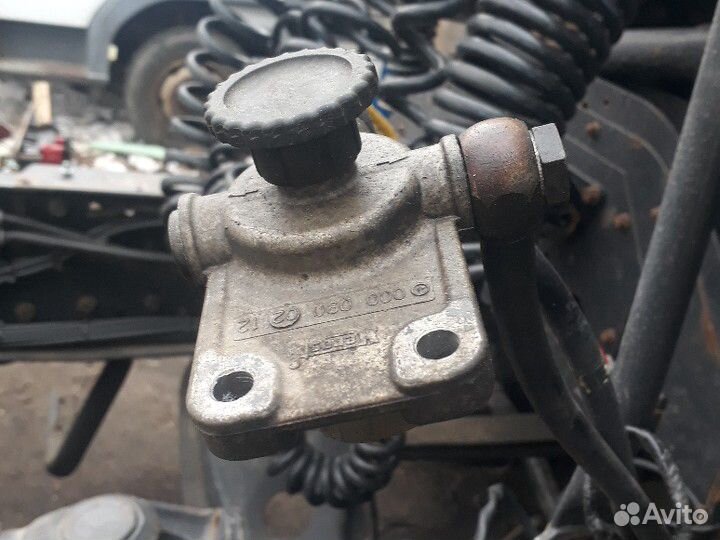 Насос топливный подкачки Mercedes Actros