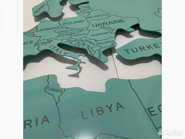 Карта мира металлическая